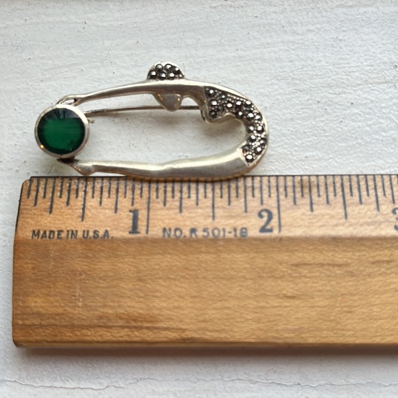 Sterling silver pin with malachite green stone - Picture 3 of 10